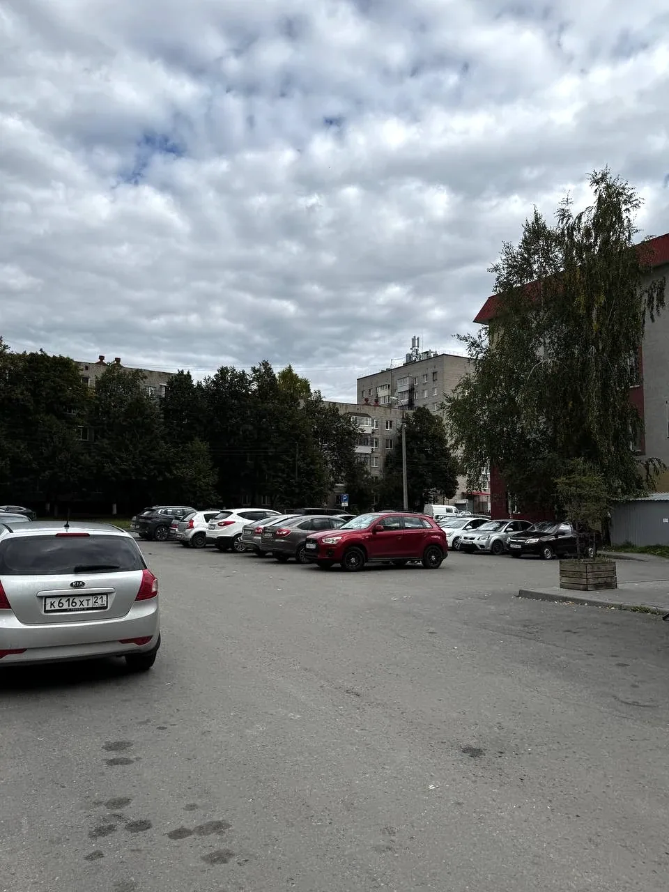 Парковка у здания — Wilco кафе, Винокурова, 40