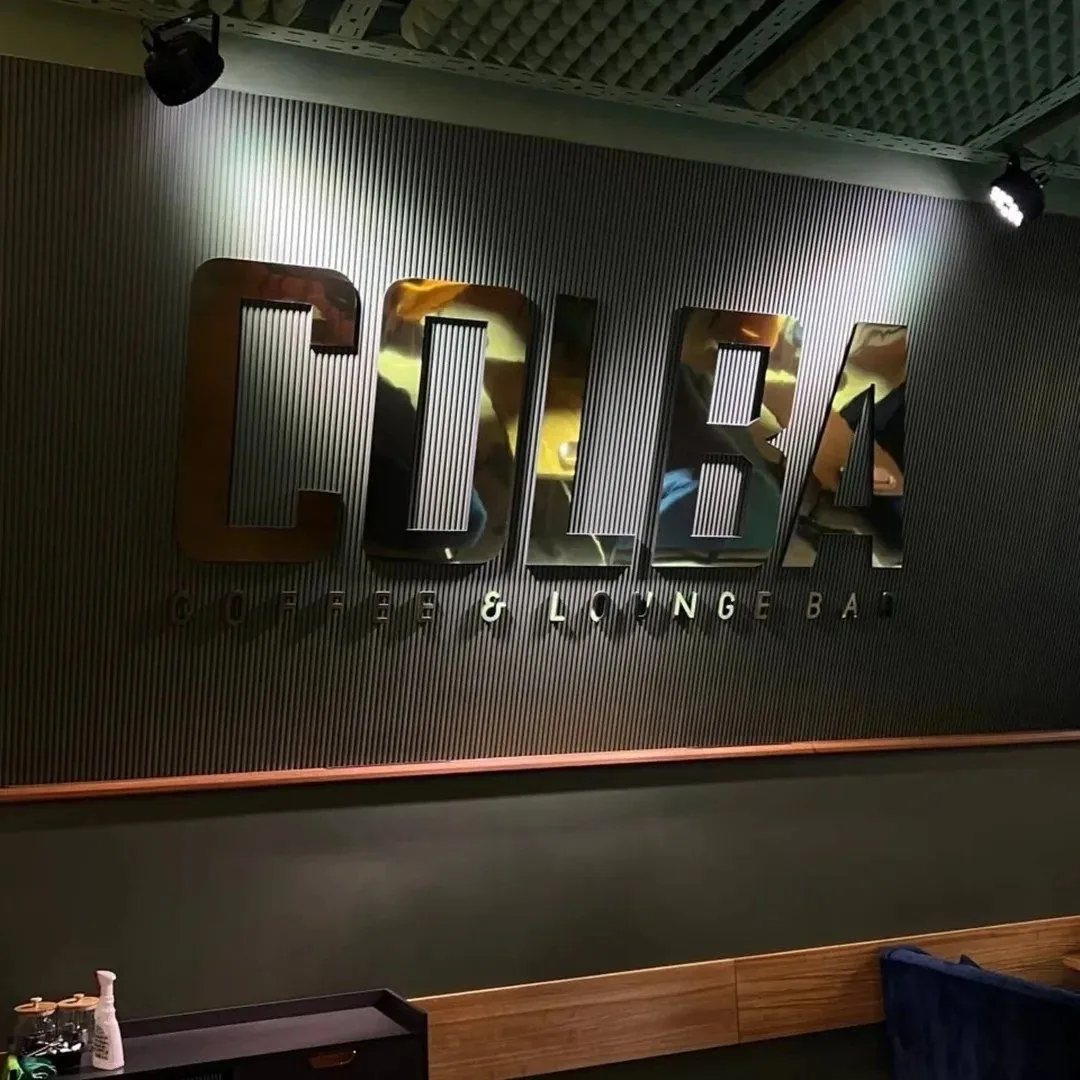 Фирменная вывеска COLBA в интерьере кафе в Новочебоксарске